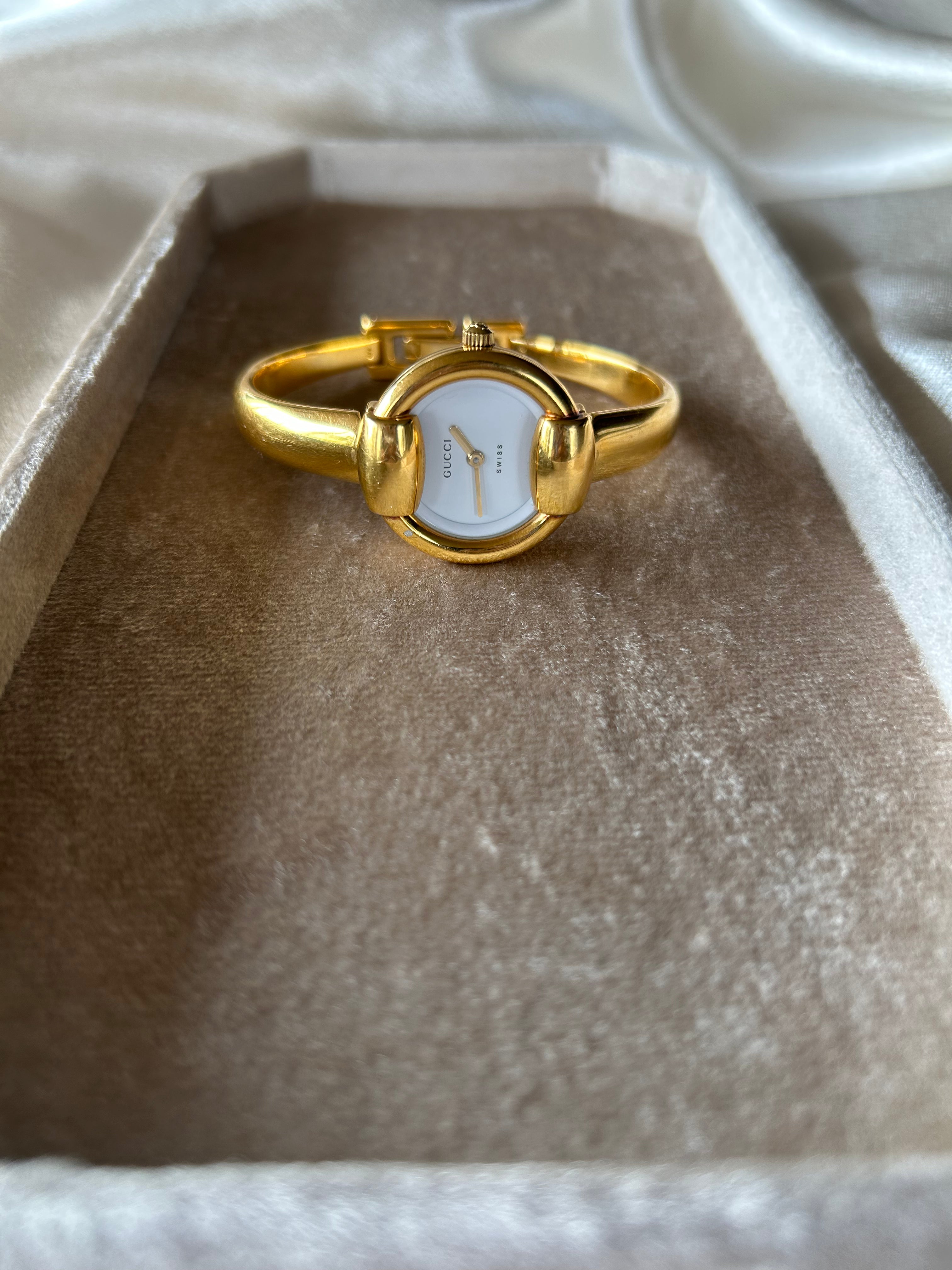 Vintage 90s GUCCI 1400L Watch