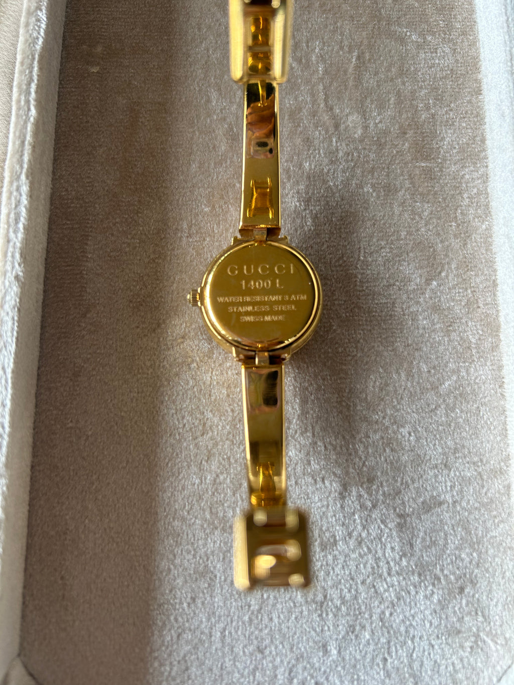 Vintage 90s GUCCI 1400L Watch