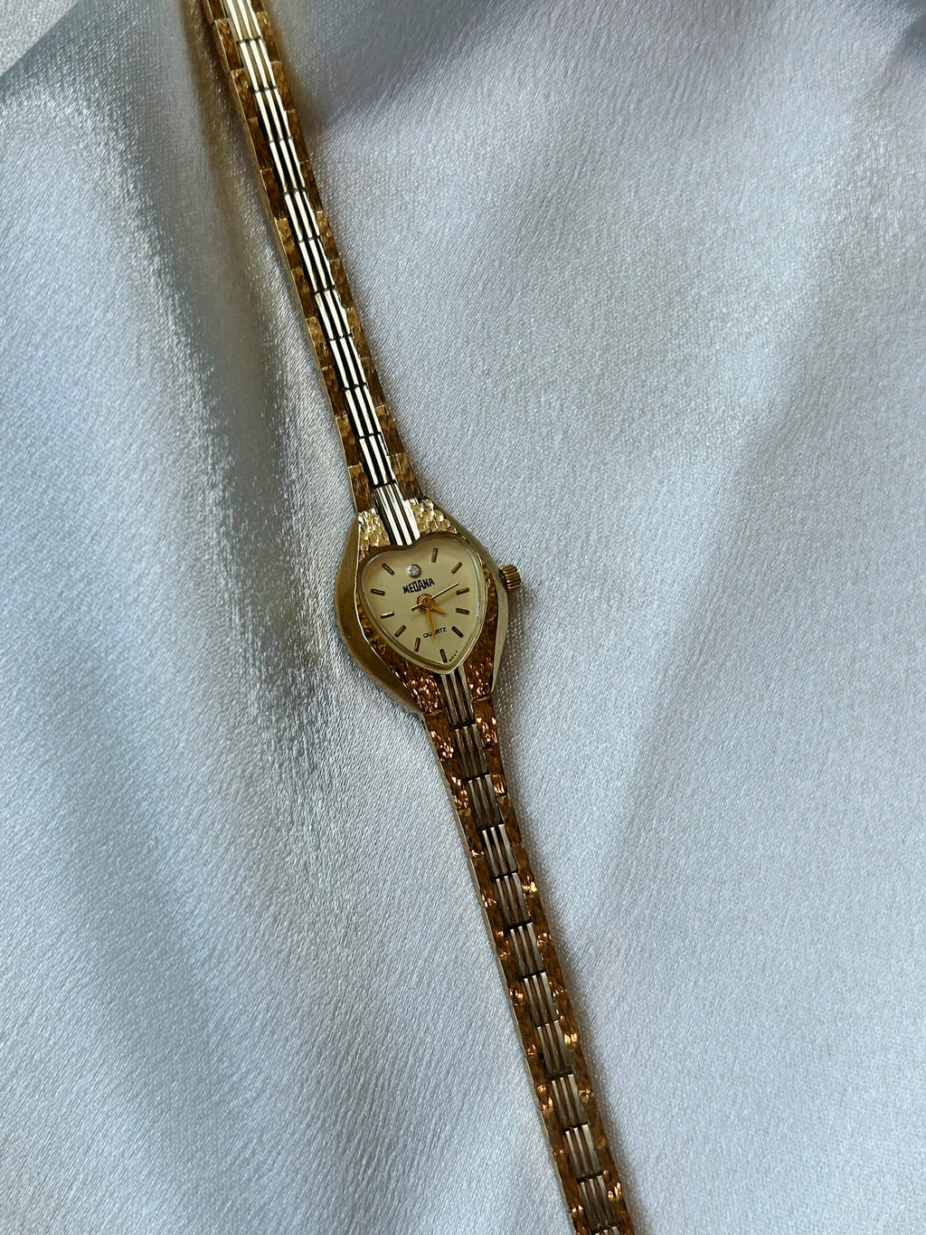 Vintage Ladies Gold Heart Watch